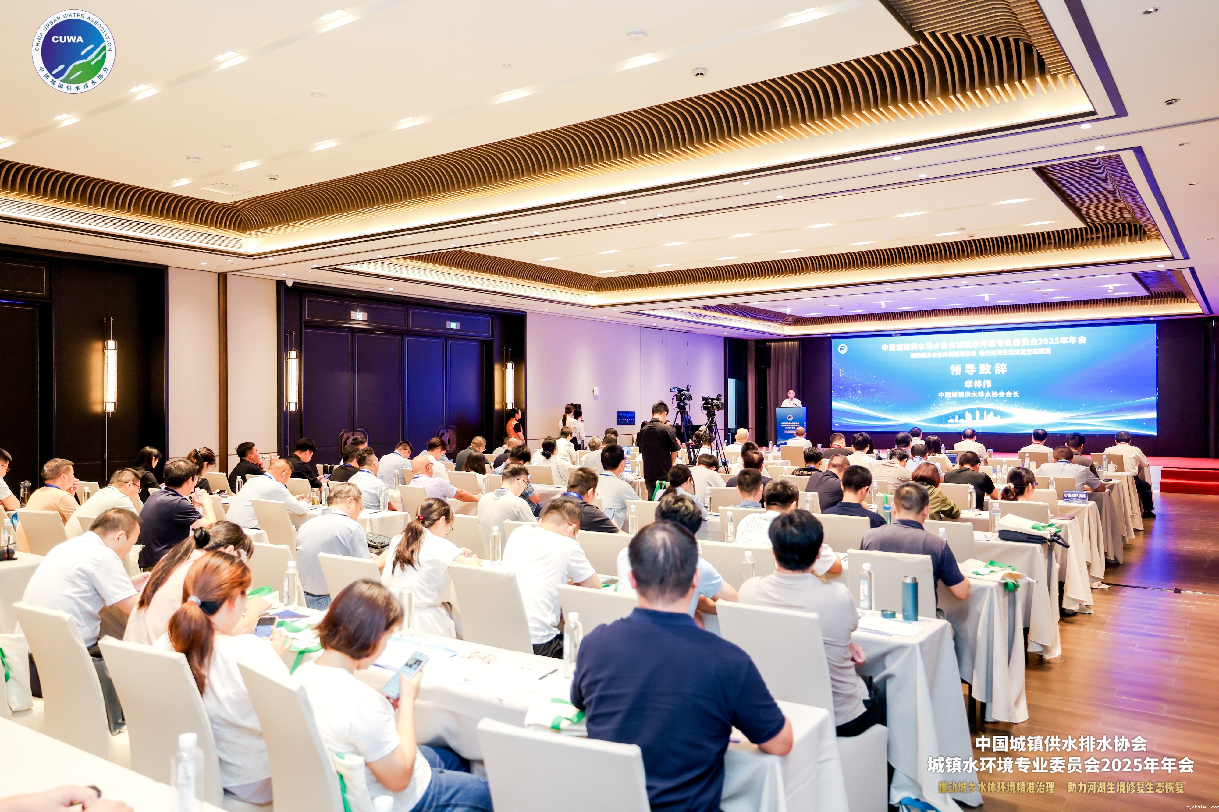 开幕式.jpg 开幕式.jpg